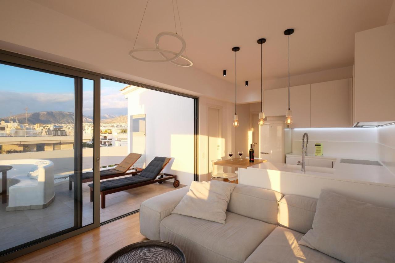Amazing Suite At Glyfada With Sea View & Jacuzzi Atina Dış mekan fotoğraf