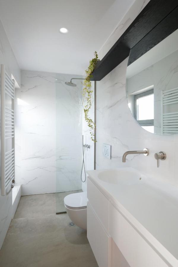 Amazing Suite At Glyfada With Sea View & Jacuzzi Atina Dış mekan fotoğraf